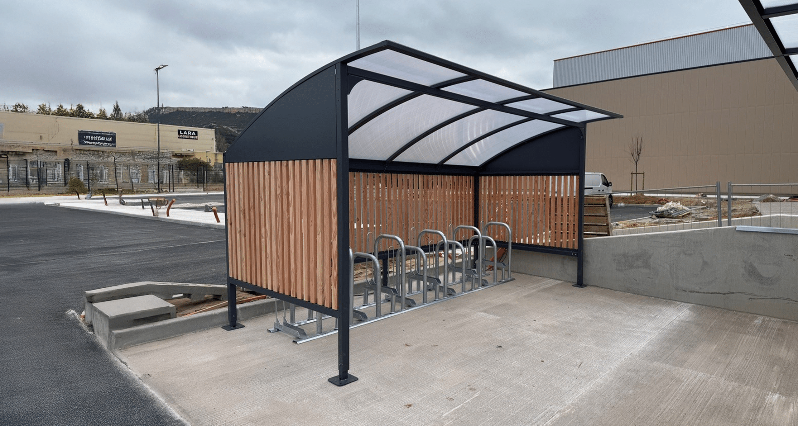 Abriplus - abris vélos ouvert bois - Groupe Pomona -Vitrolles (13)