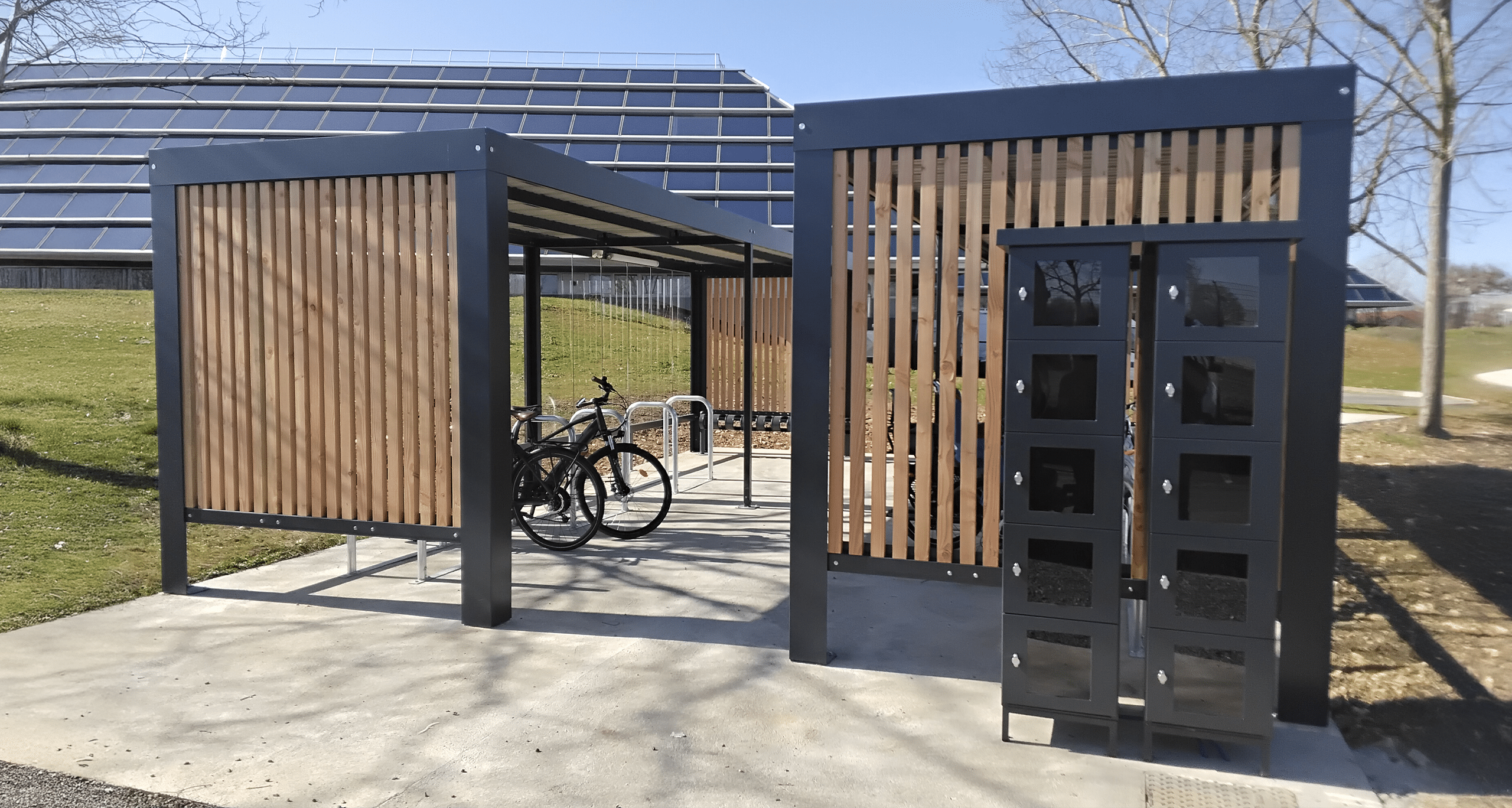 Abri Plus - abri vélos ouvert - modèle Pescara Bois - Borne U - Conseil Départemental Du Cher - Bourges (18)