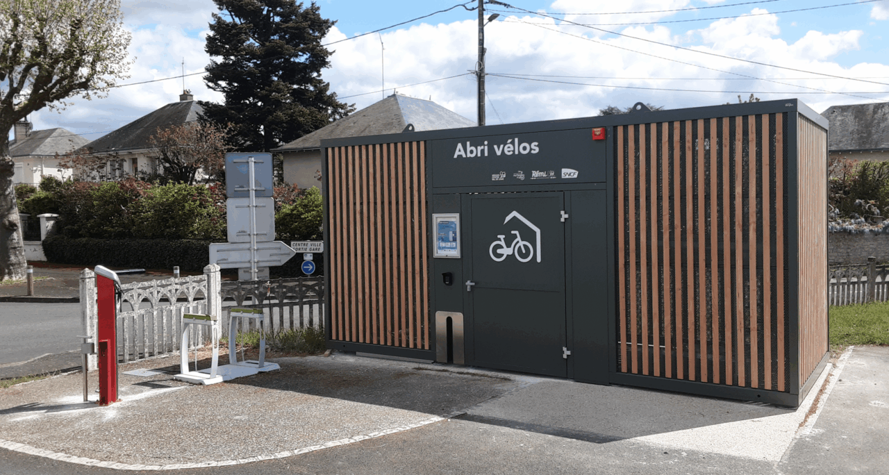 Abriplus - Abris vélos sécurisés Nomad - supports 2 ParkUp - Gare de Montrichard (41)