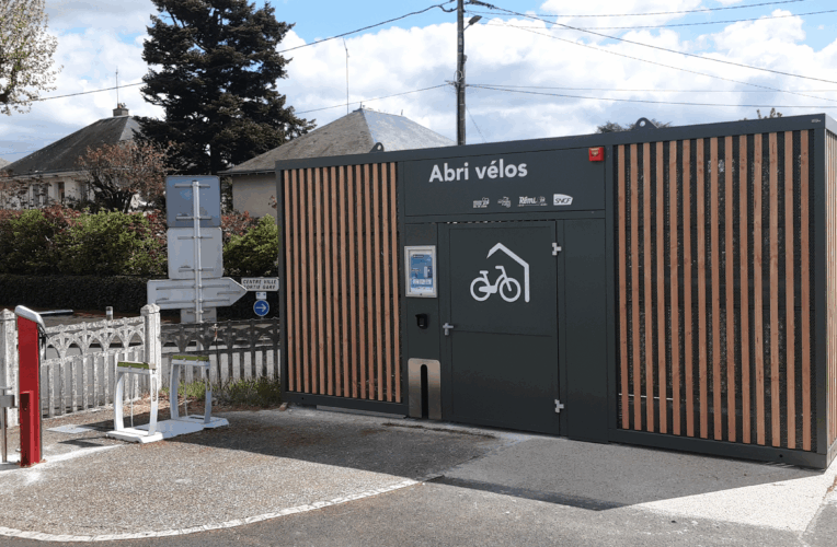 Abriplus - Abris vélos sécurisés Nomad - supports 2 ParkUp - Gare de Montrichard (41)