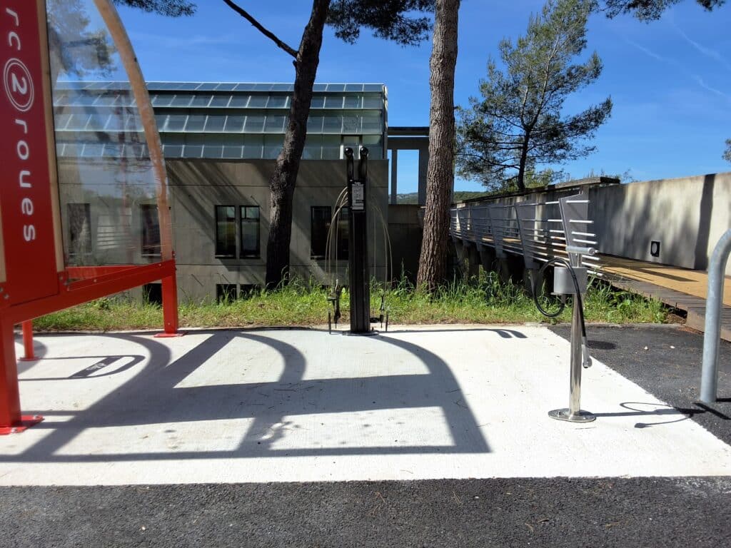 Abriplus - station de réparation Standard - INRIA (06) Sophia Antipolis via UGAP