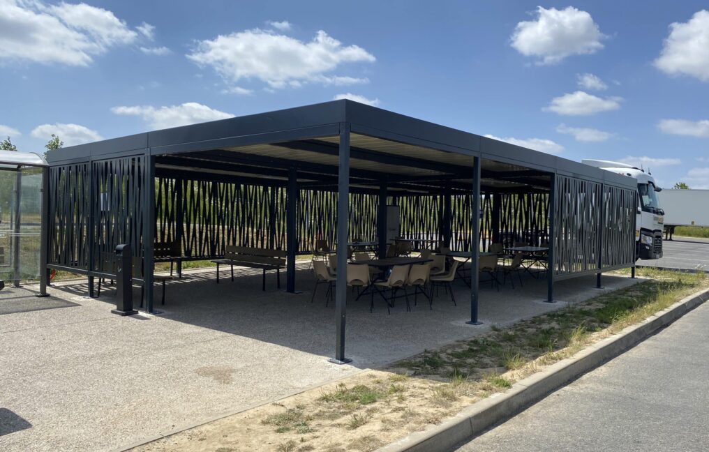 Abriplus - ombrière de parking - toiture blanche
