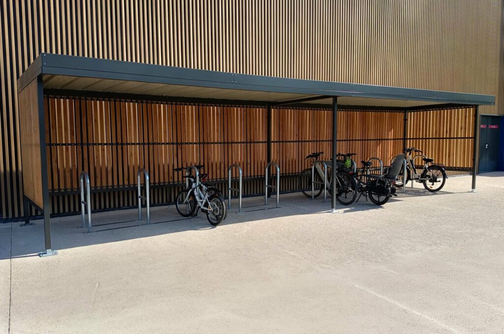 Abriplus - Abris vélos en bois - Cultura Mérignac (33)