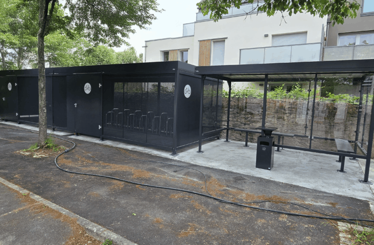 Abriplus - parc à vélos fermé - abri fumeurs Beaulieu - Angers (49)