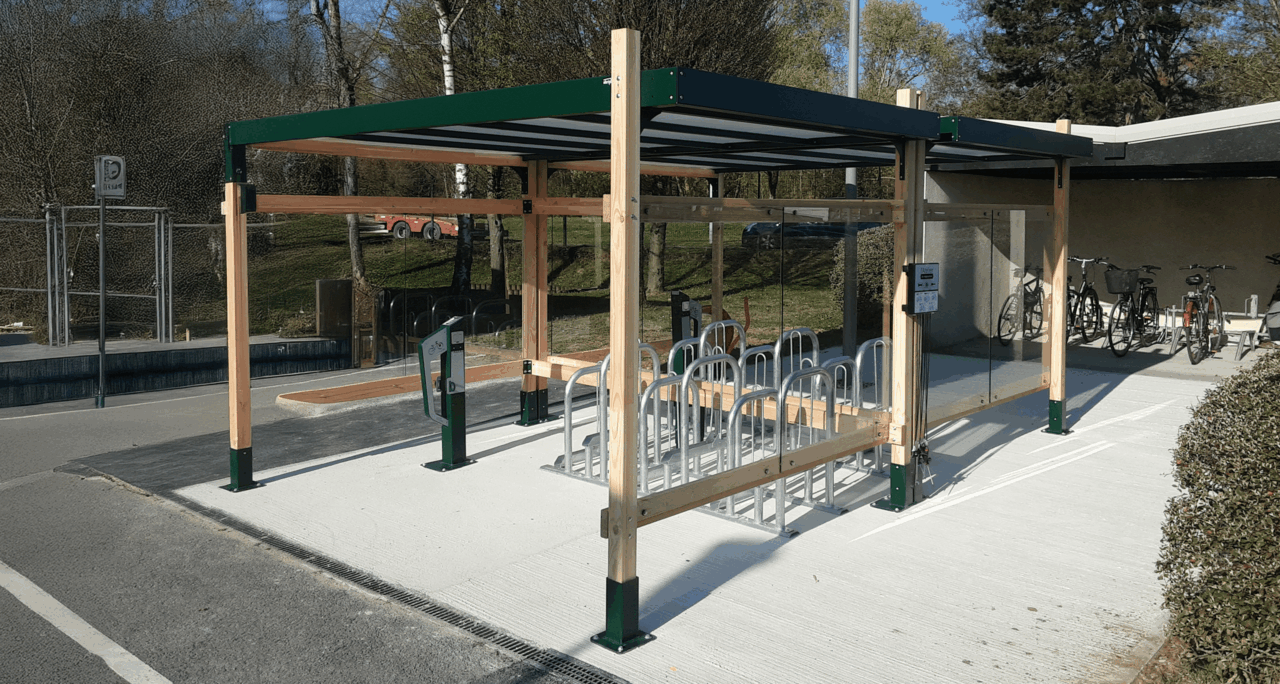 Abriplus - abri vélos ouvert en bois - supports vélos - Compiègne (60)