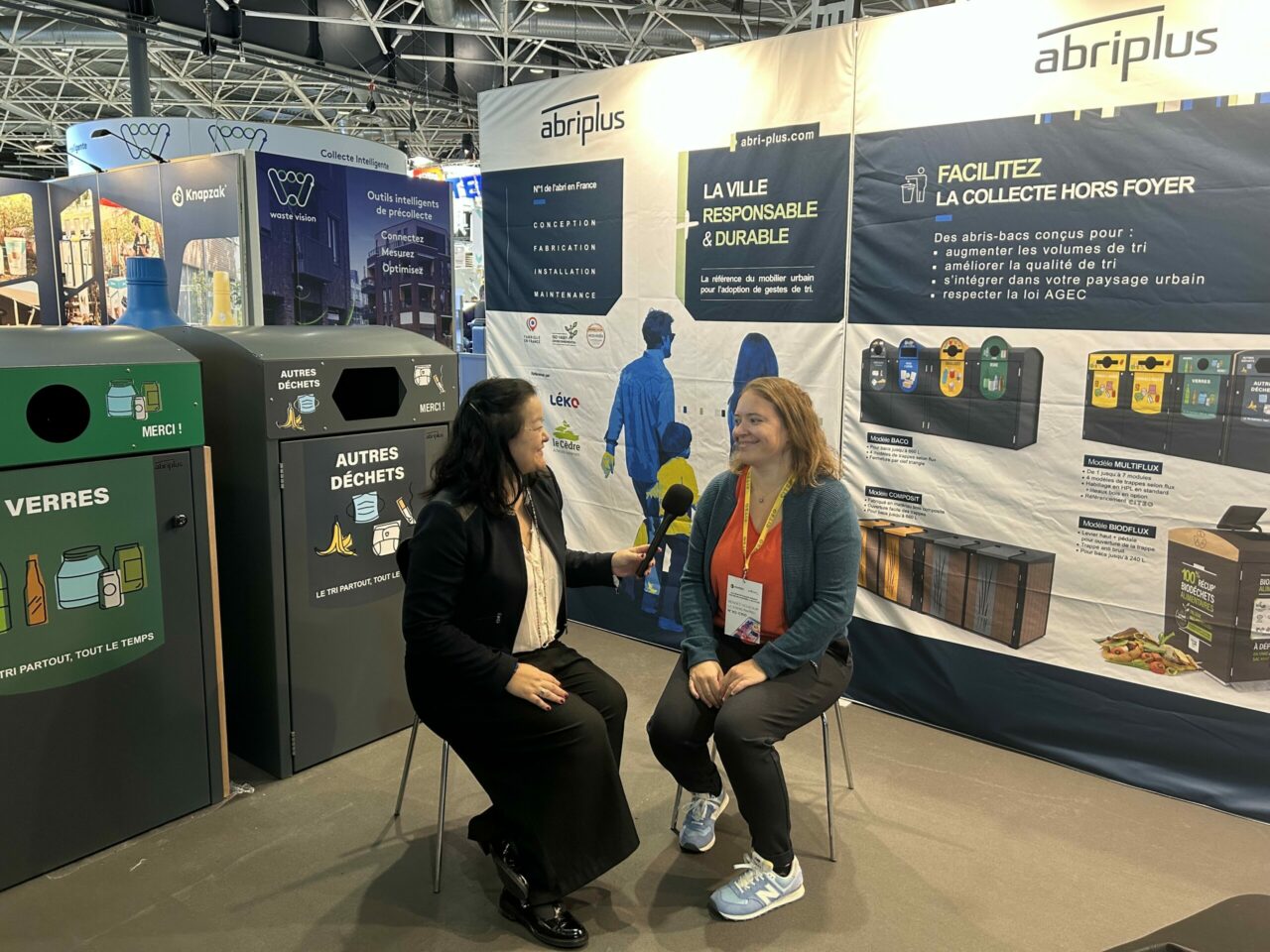 Maëlle Joulin et Géraldine Guiot sur le stand AbriPlus à Pollutec