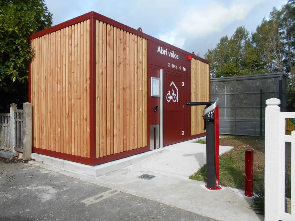 Abri vélo sécurisé et fermé rouge et bois Nomad