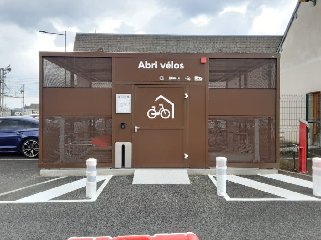 Abri vélo sécurisé Nomad à la gare de Chateauroux