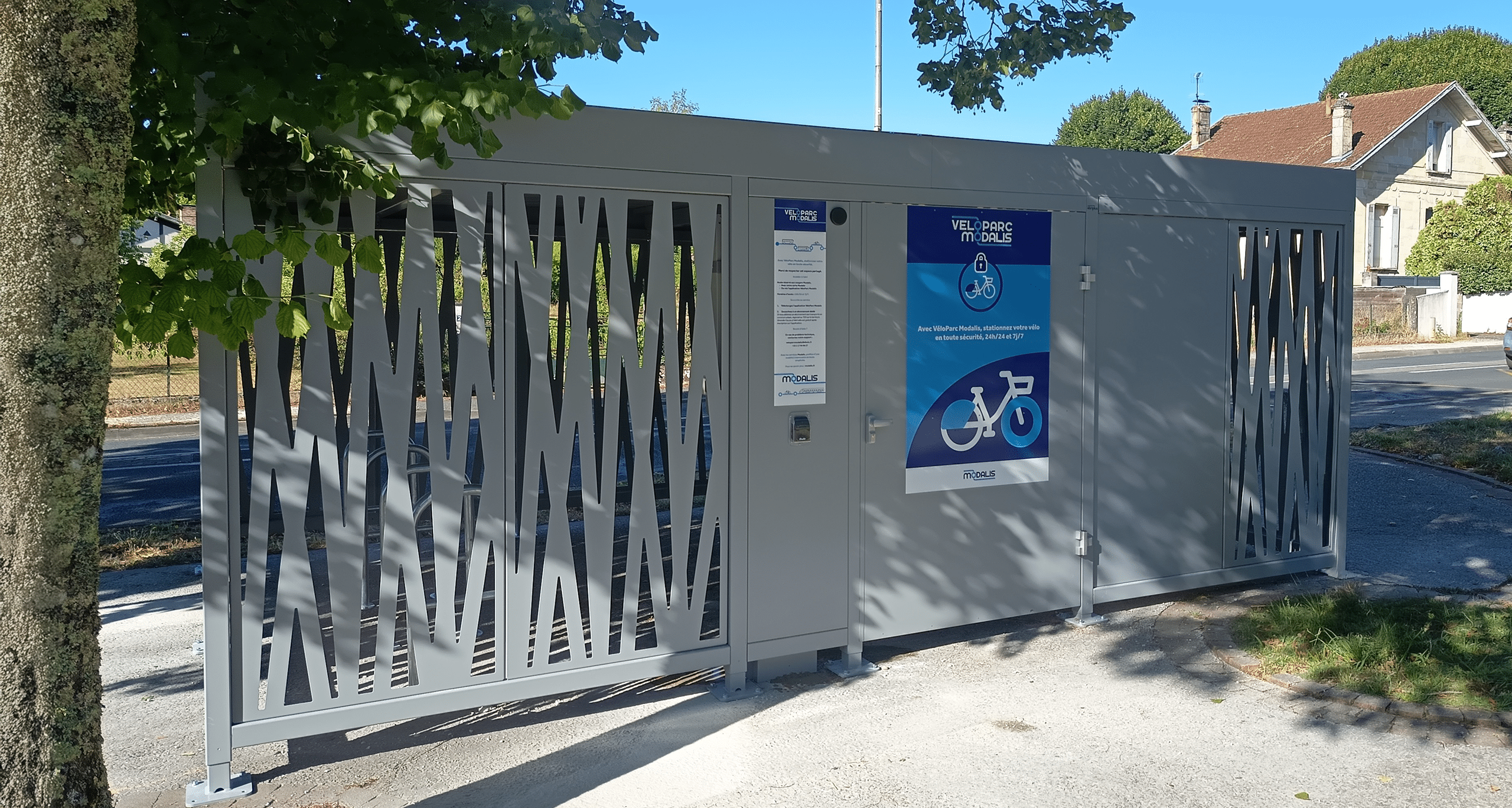 Abris vélos Mosaïc fermé tôle zebra